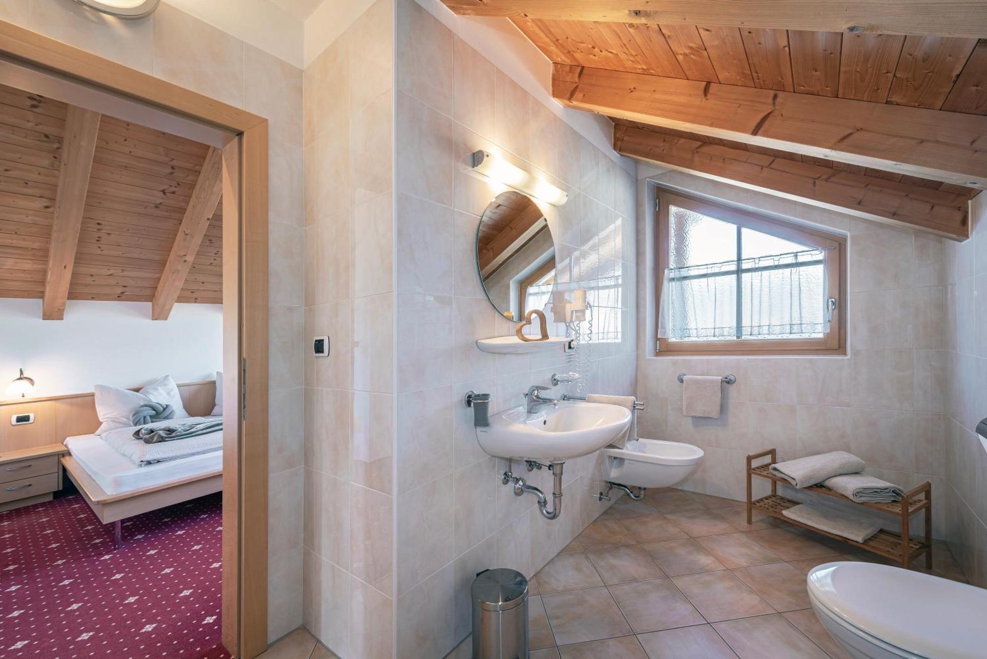 Trinnerhof- Hof Chalets Und Obsthof Mit Zimmer Natz-Schabs المظهر الخارجي الصورة