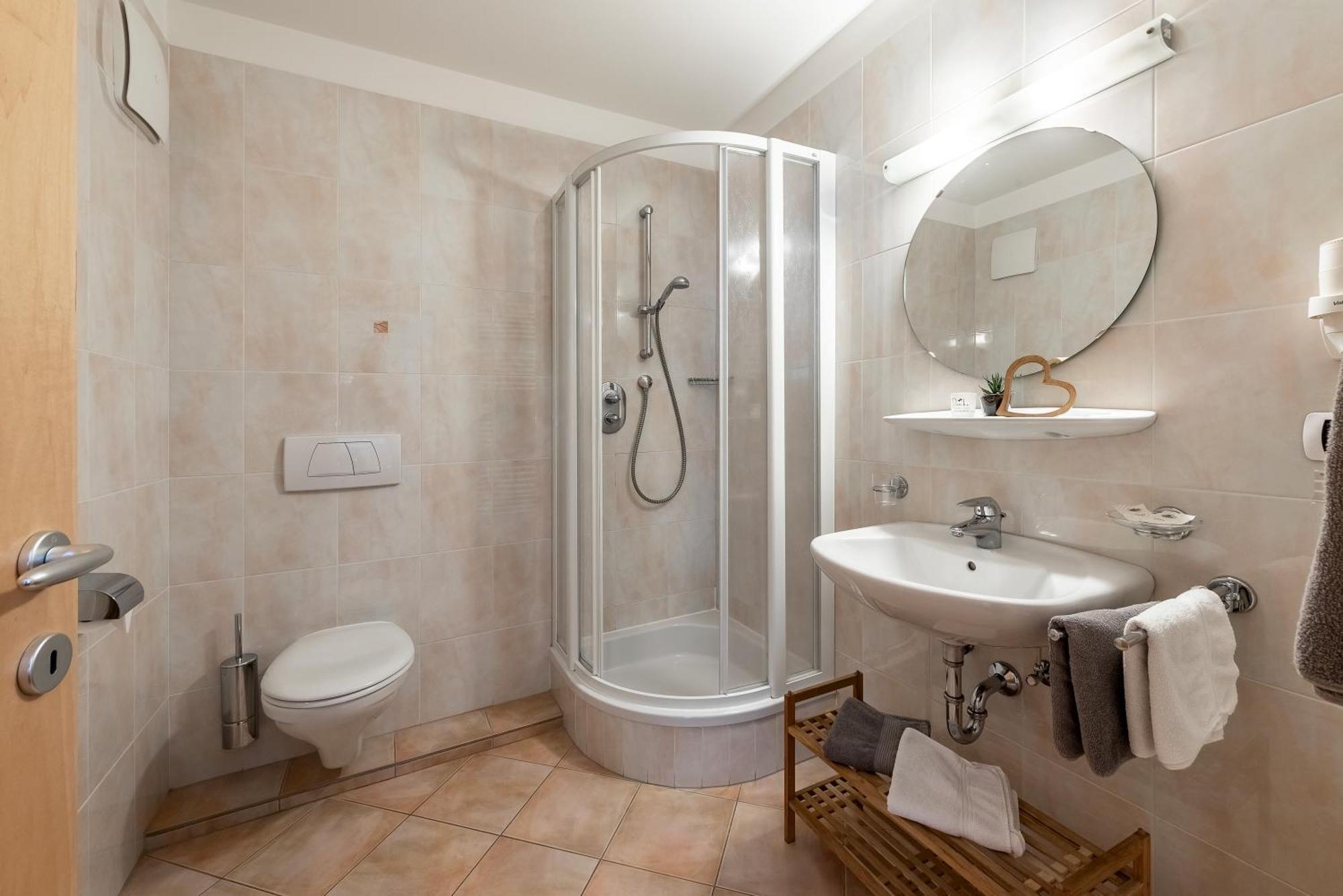 Trinnerhof- Hof Chalets Und Obsthof Mit Zimmer Natz-Schabs المظهر الخارجي الصورة